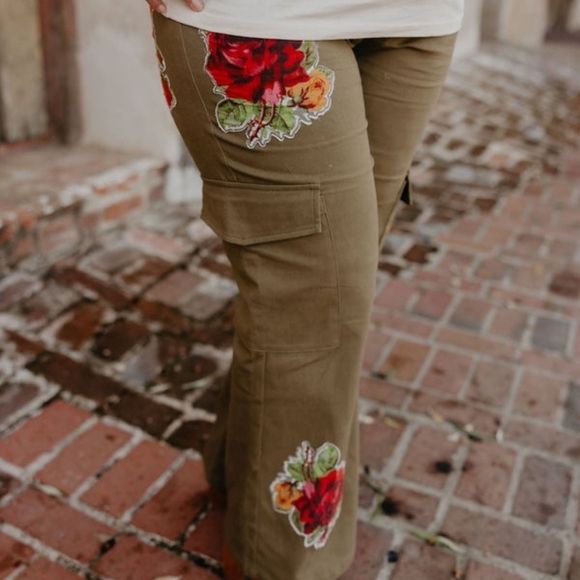 NWT Rodeo Quincy Rancho Rosa Pants - Picture 5 of 10